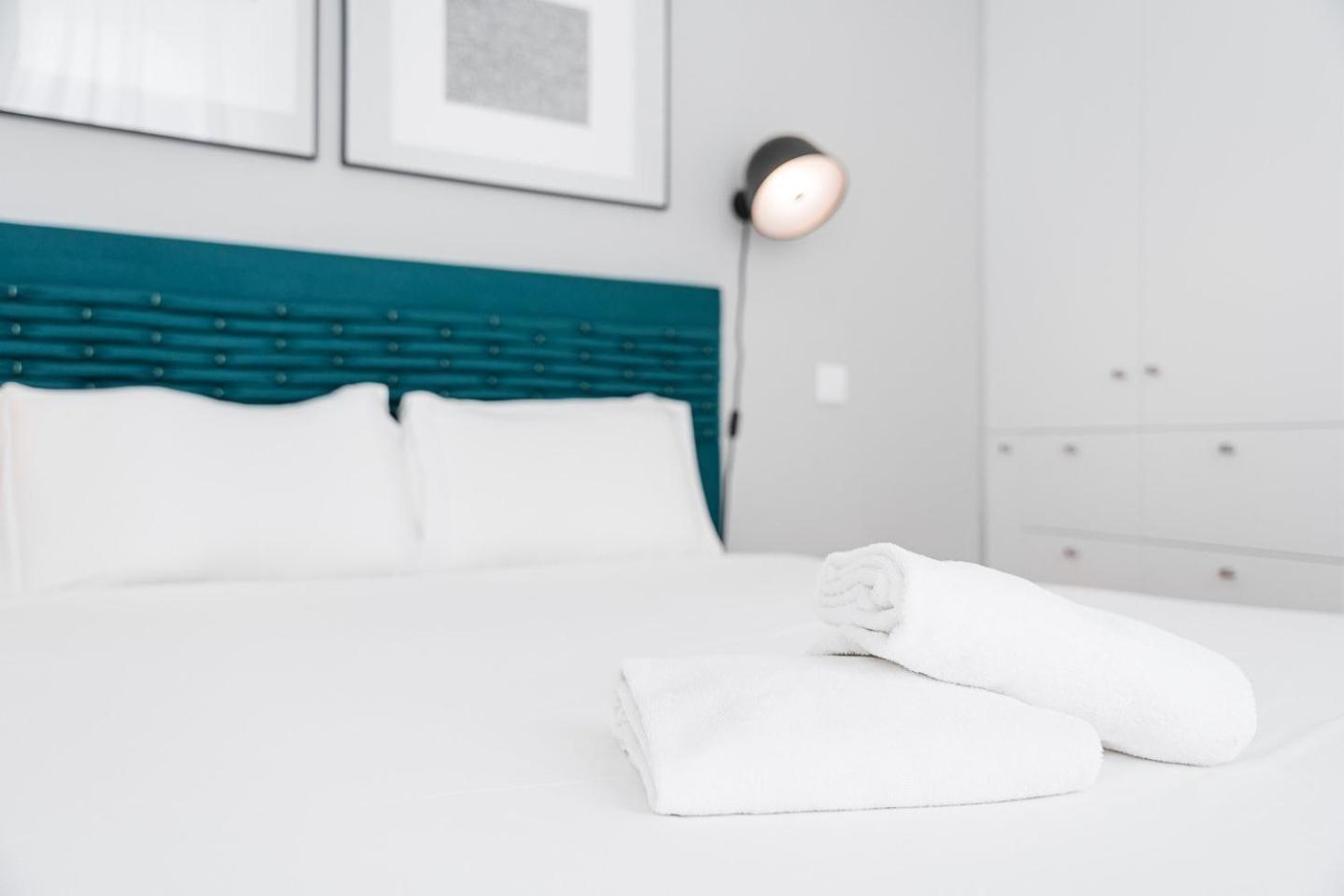 Guestready - Colorful Apt Near Agosto Station Porto Kültér fotó